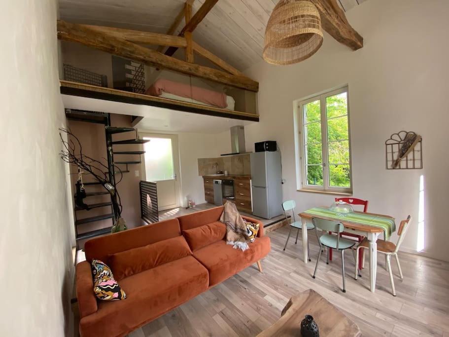 Maison Du Pont Canal Ажан Екстериор снимка